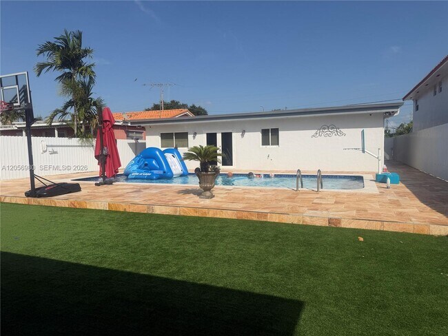 Building Photo - 240 Tamiami Canal Rd
