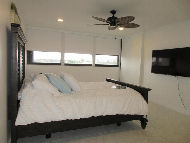 Building Photo - 859 Jeffery St