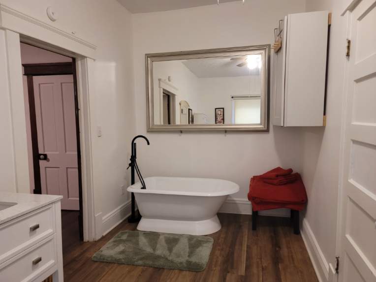 Building Photo - 504 Glover St