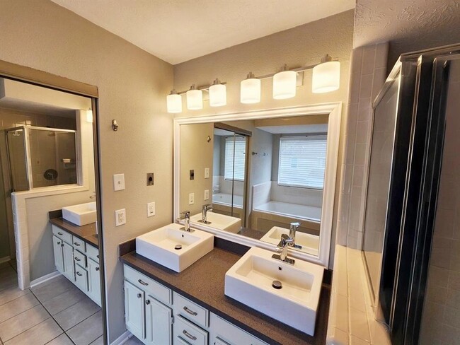 Building Photo - 16302 Flint Run Way