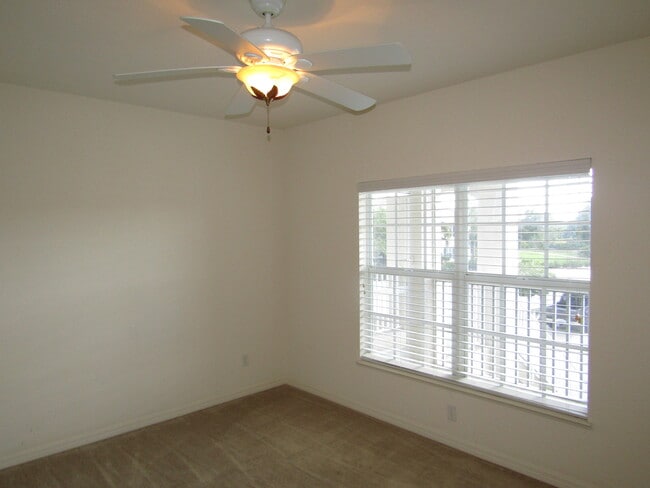 Building Photo - 868 Saranac Lake Dr