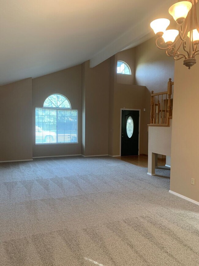 Building Photo - 5828 Laguna Vale Way