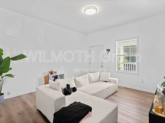 Building Photo - 2510 Guilford Ave