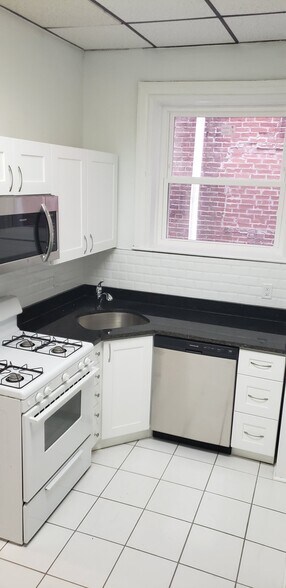 Building Photo - 234 S 44th St