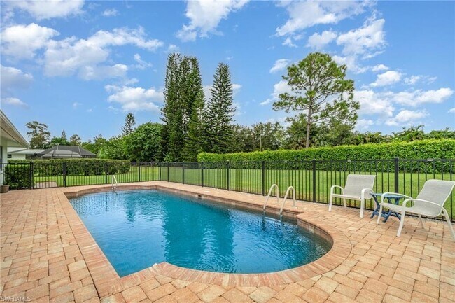 Building Photo - 1933 Countess Ct