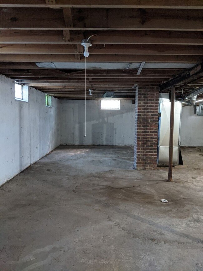 Building Photo - Charming 3-Bedroom Home and 1 Bath for Rent!