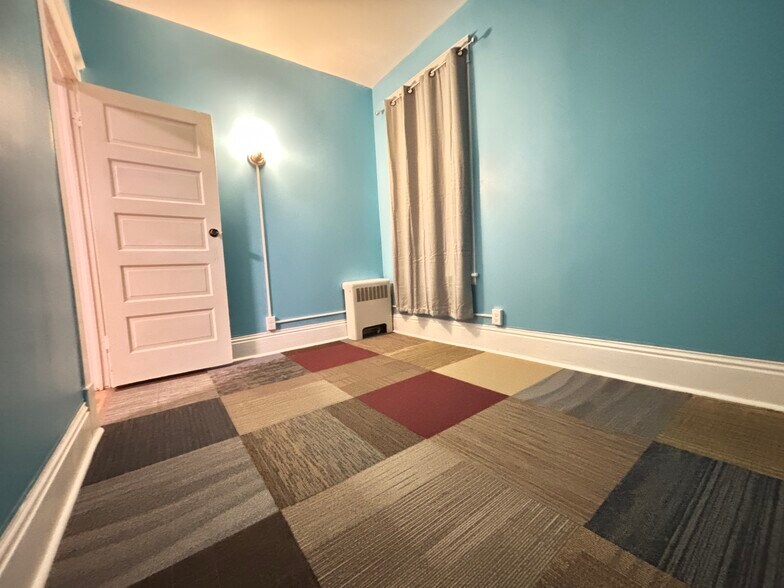 Building Photo - 12 Delaware Ter