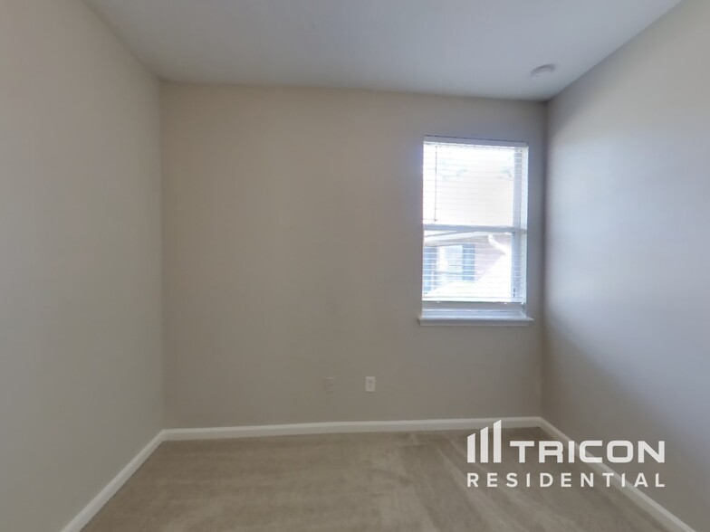 Building Photo - 3972 Ringneck Dr