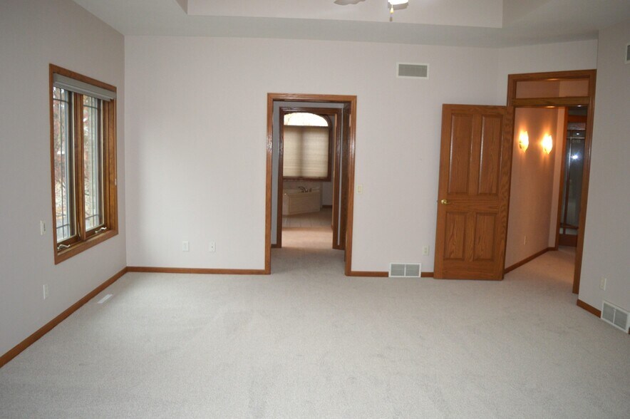 Building Photo - 7541 Red Fox Trl