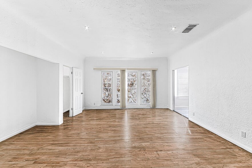 Building Photo - 1503 S Shenandoah St