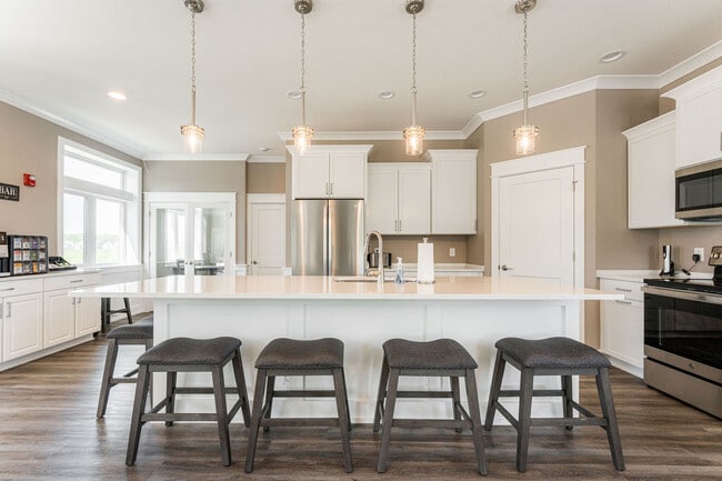 Building Photo - 2368 Concord Dr