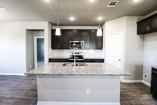 Building Photo - 504 Lakeway Ln