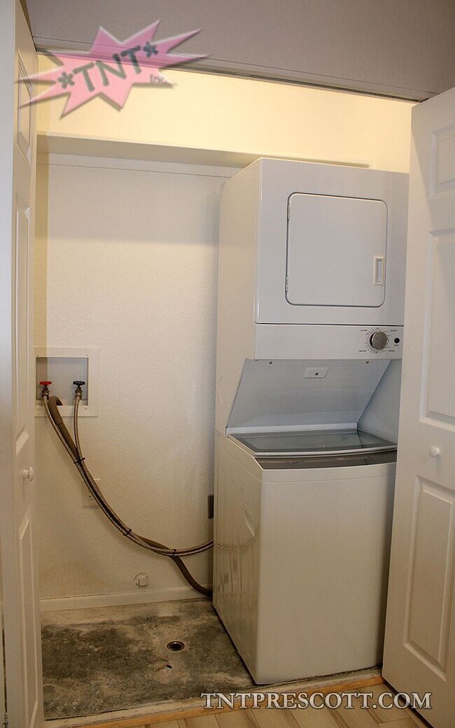 Building Photo - Condo in Montana Villas HOA
