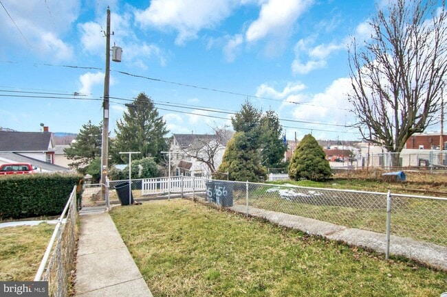 Building Photo - 3 Bedroom North Steelton