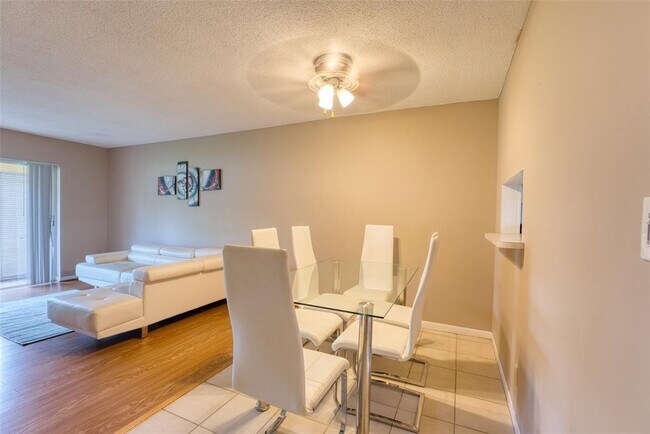 Building Photo - 4700 Washington St