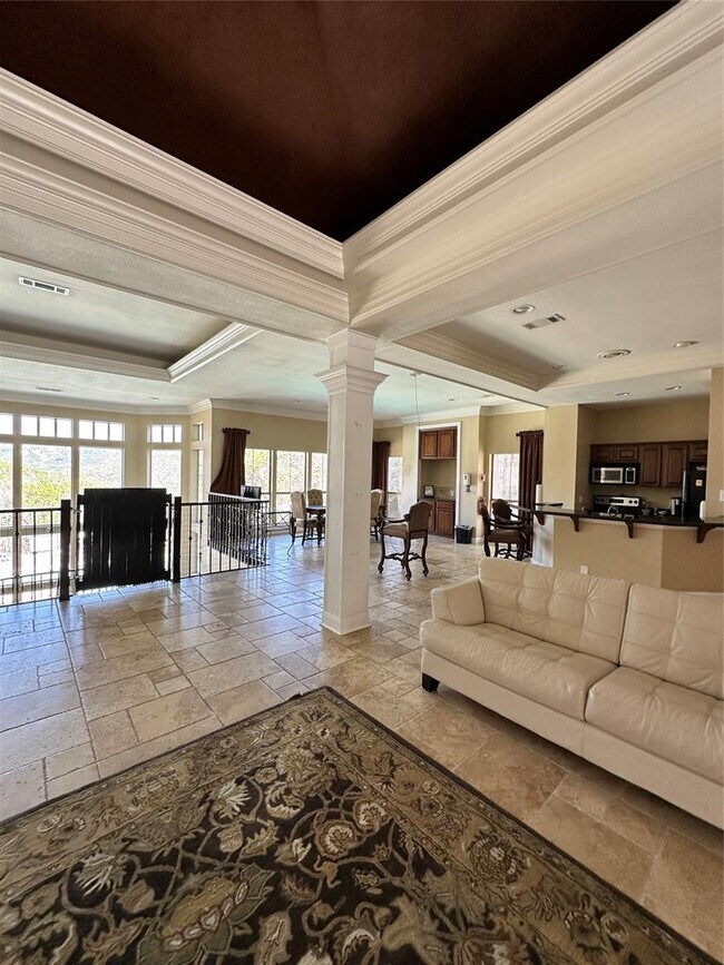 Building Photo - 6000 Shepherd Mountain Cove