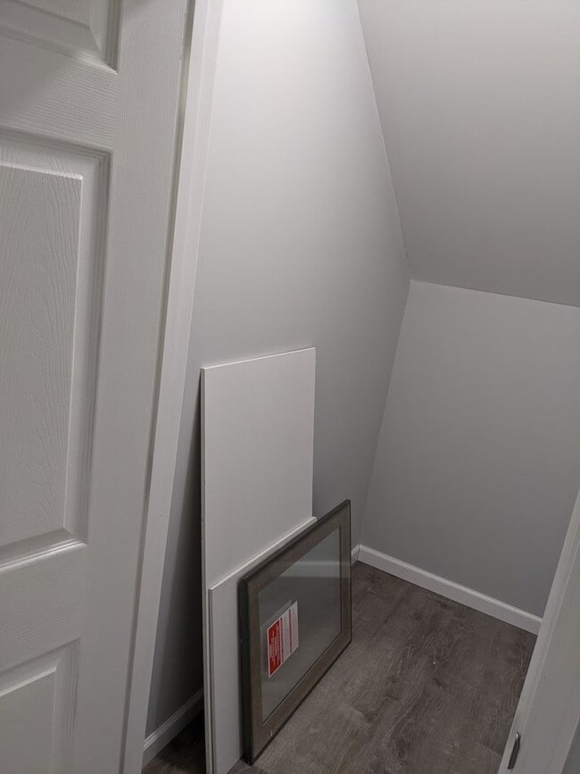 Building Photo - Private 3 bed 2bath house in North Johnson...