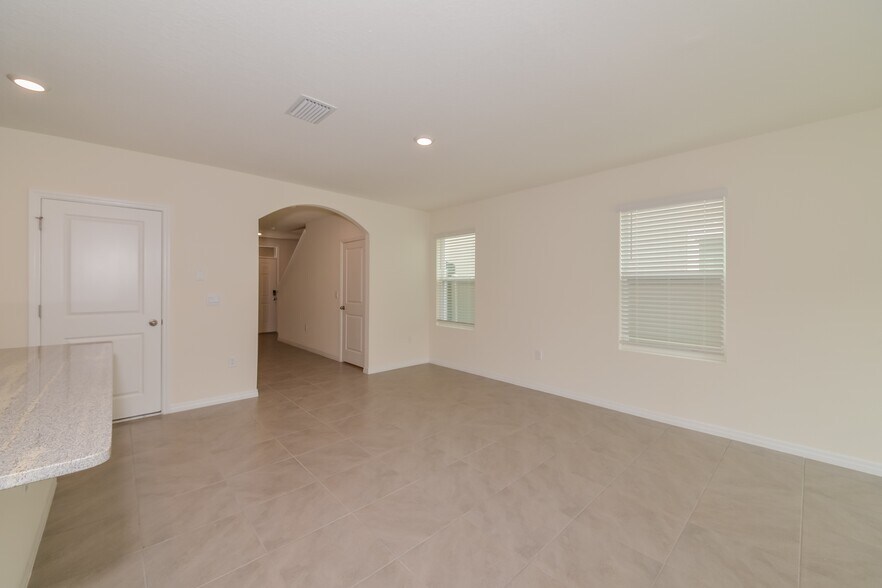 Building Photo - 16935 Trite Bend St