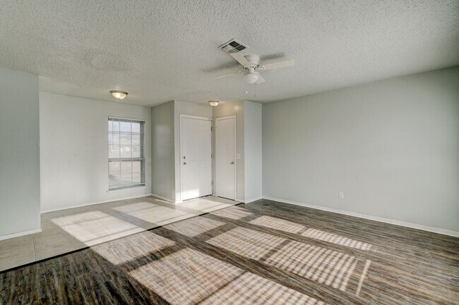 Building Photo - 3 bed 1 bath in Moore!