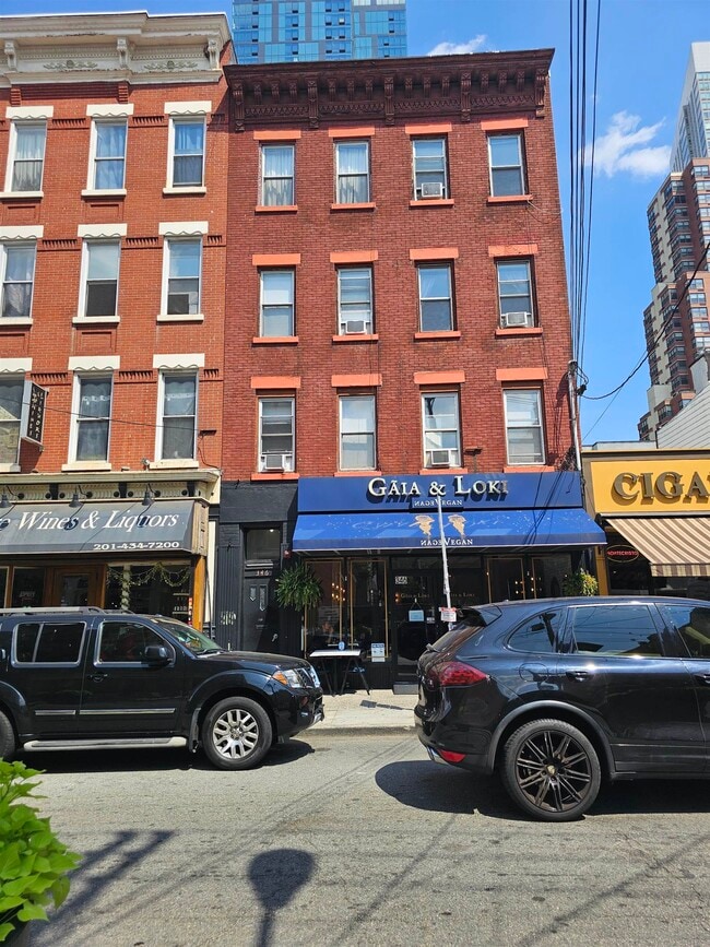 Building Photo - 346 Grove St