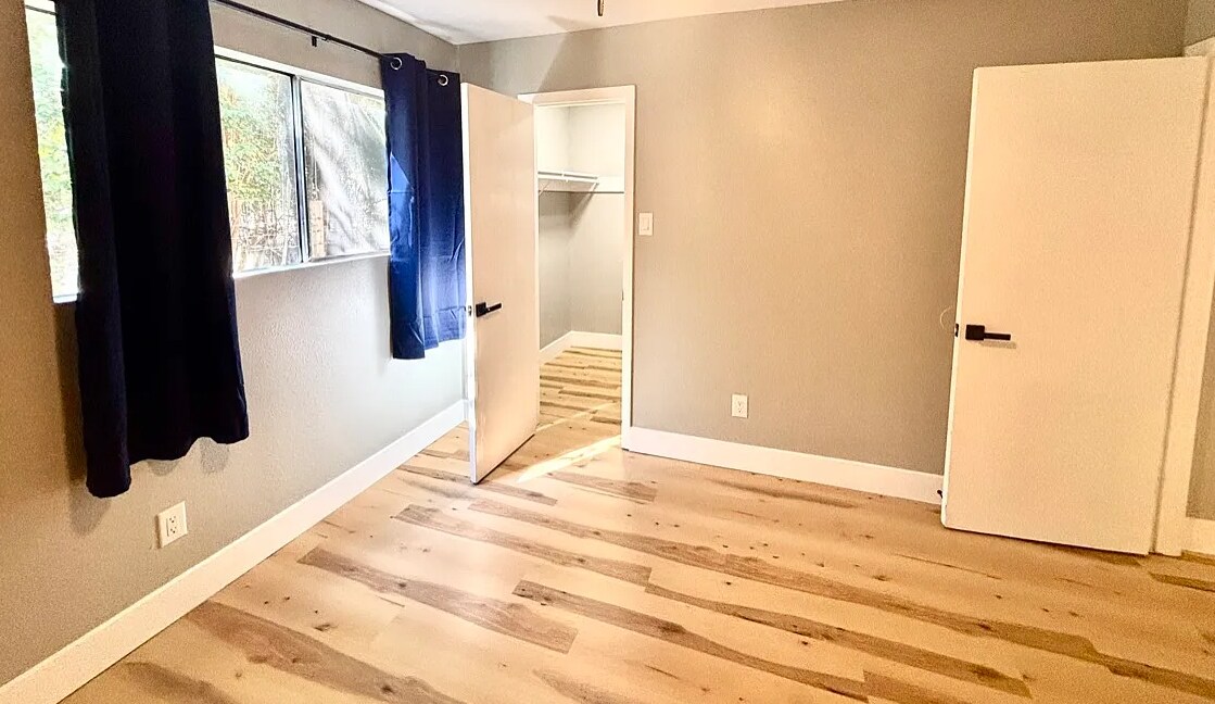 Building Photo - 601 Bracewood Cir