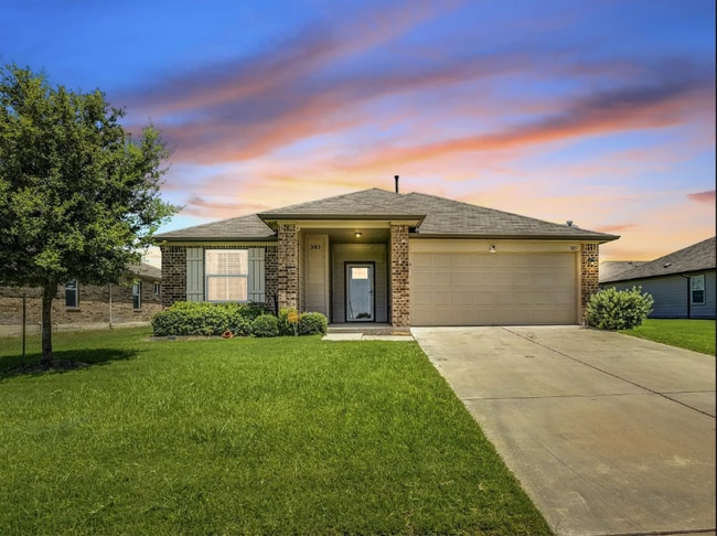 Building Photo - 303 Marimoor Dr