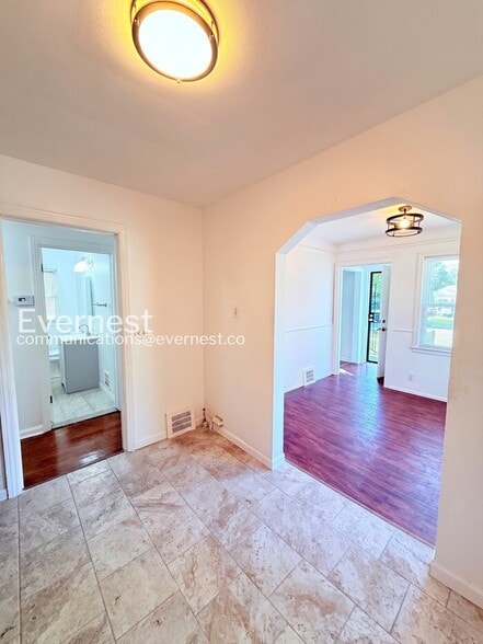 Building Photo - 10620 McKinney St