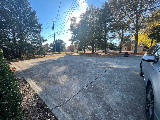 Building Photo - 129 Taylor Denton Ln