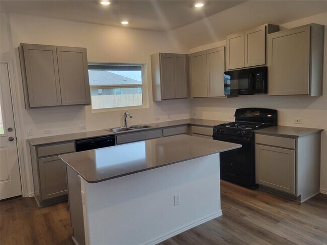 Building Photo - 623 Waterway Ave