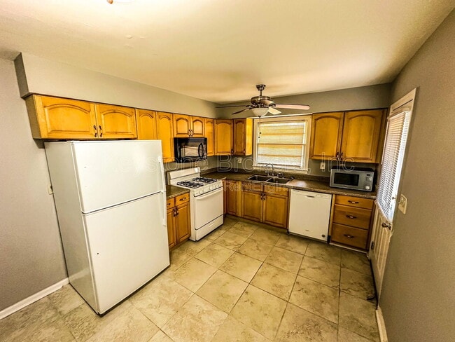 Building Photo - 2616 Harmony Way