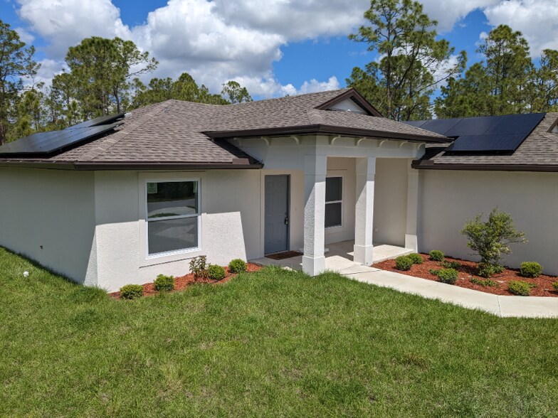 Building Photo - 5900 Cazler Ave