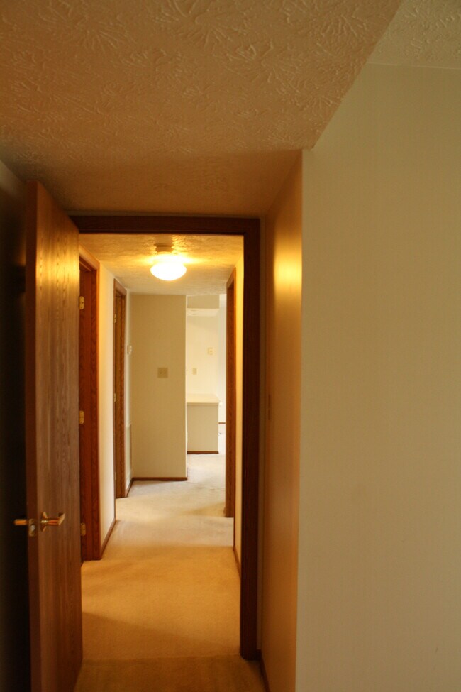 Building Photo - 201 Clubhouse Dr