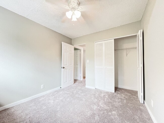 Building Photo - Pet Friendly Kaneohe Townhouse with A/C