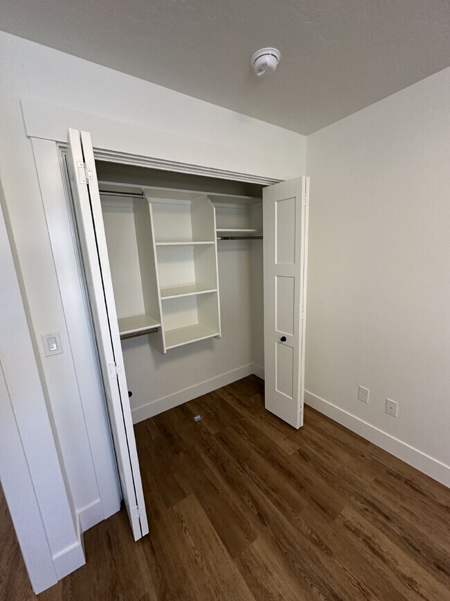 Building Photo - "Charming 3-Bedroom Oasis with Granite Touches in Meridian!"