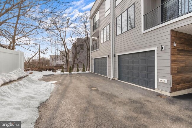 Building Photo - 311 Delmar St
