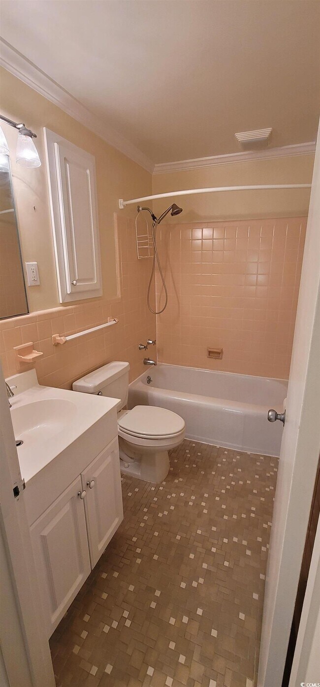 Building Photo - 609 Hibiscus Ave