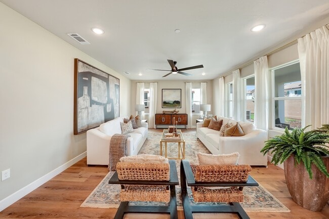 Building Photo - 137 N Un St