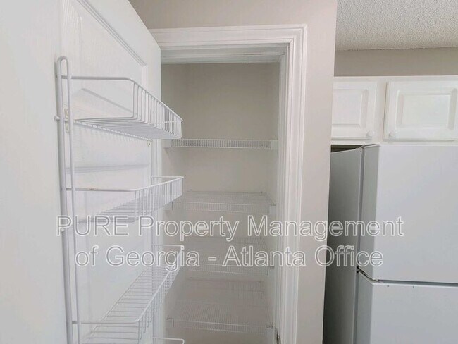 Building Photo - 102 Laguna Springs Dr