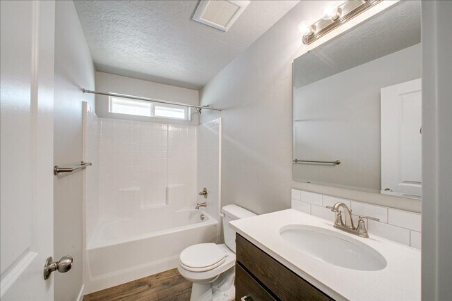 Building Photo - Adorable Nampa Home - Close Access To Ever...