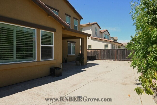 Building Photo - 8280 Columbo Cir