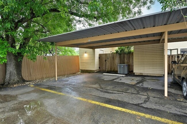 Building Photo - 8400 Jamestown Dr