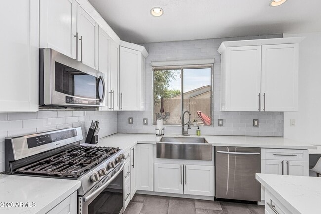 Building Photo - 3777 E Vallejo Dr