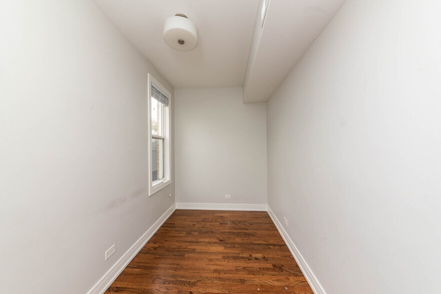 Building Photo - 2045 N Wolcott Ave