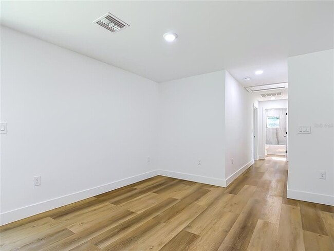 Building Photo - 3716 5th St W