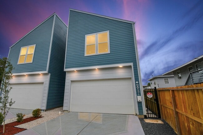 Building Photo - 6817 Peerless St