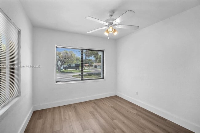 Building Photo - 3980 SW 121st Ave
