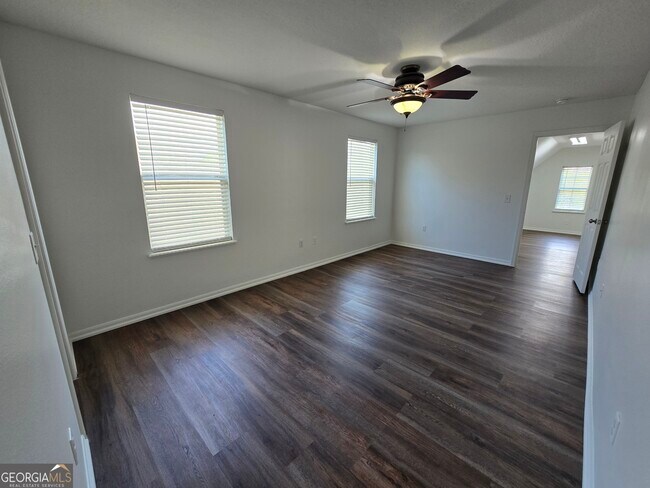 Building Photo - 110 Pine Bluff Blvd W