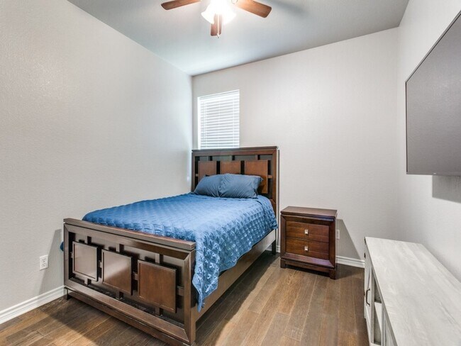 Building Photo - 8409 Meadow Sweet Lane