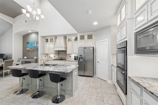 Building Photo - 9018 Meacom Dr