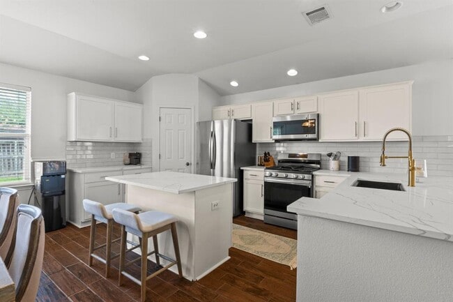 Building Photo - 2004 Dry Season Trail